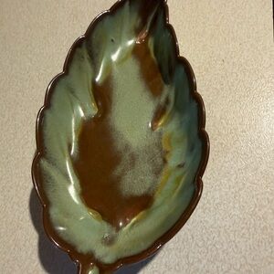 Frankoma Leaf-Shaped Pottery Dish in Green/Brown.Vintage #225. For Candy/Nuts et